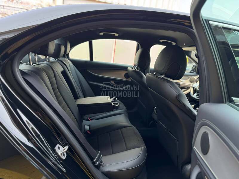 Mercedes Benz E 220 D/AMG/4-MATIC/360