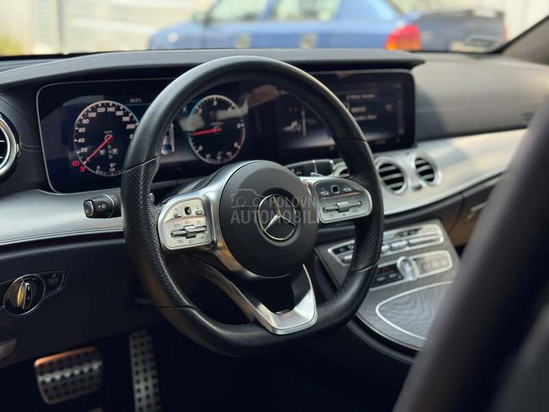 Mercedes Benz E 220 D/AMG/4-MATIC/360