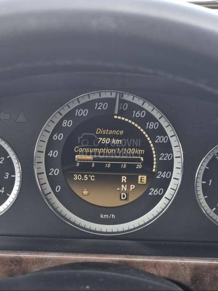 Mercedes Benz E 200 Diplomat