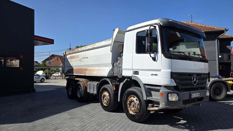 Mercedes Benz 4146 u ponudi dva ista