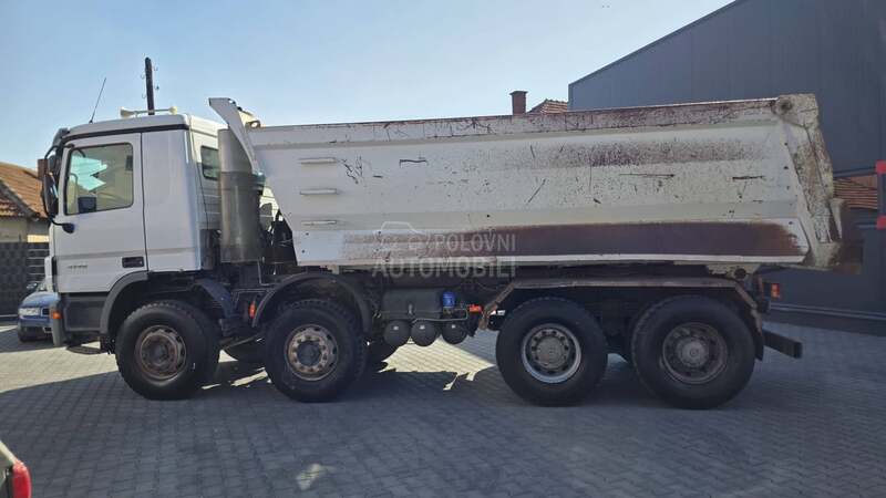 Mercedes Benz 4146 u ponudi dva ista