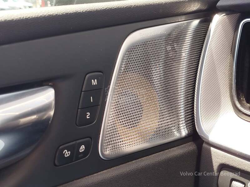 Volvo XC60 2.0 D4 R-DESING A/T