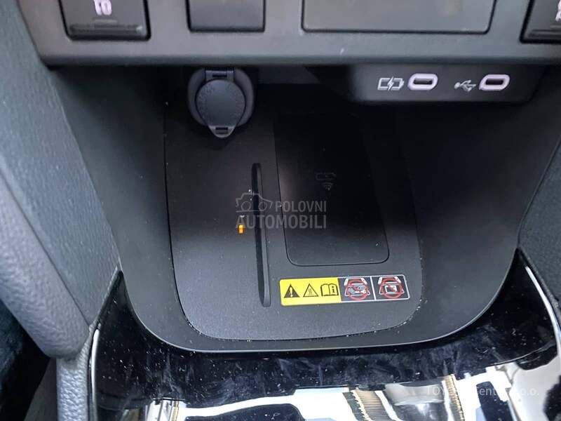 Toyota Yaris Cross 1.5 PREMIERE HYBRID