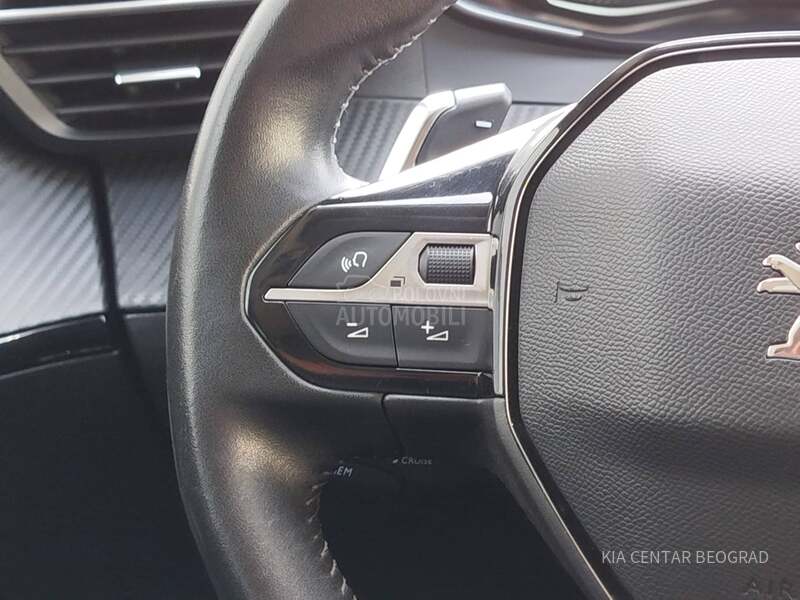 Peugeot 2008 1.2 ALLURE A/T