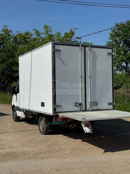 Mercedes Benz Sprinter 315 hladnjaca sa rampom