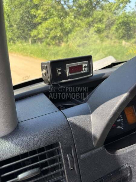 Mercedes Benz Sprinter 315 hladnjaca sa rampom