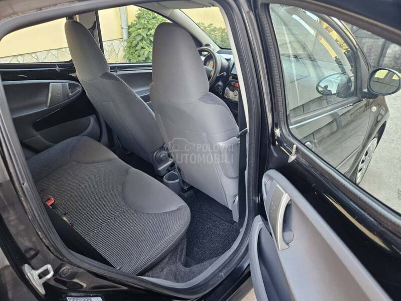 Peugeot 107 N A V I G A C I J A