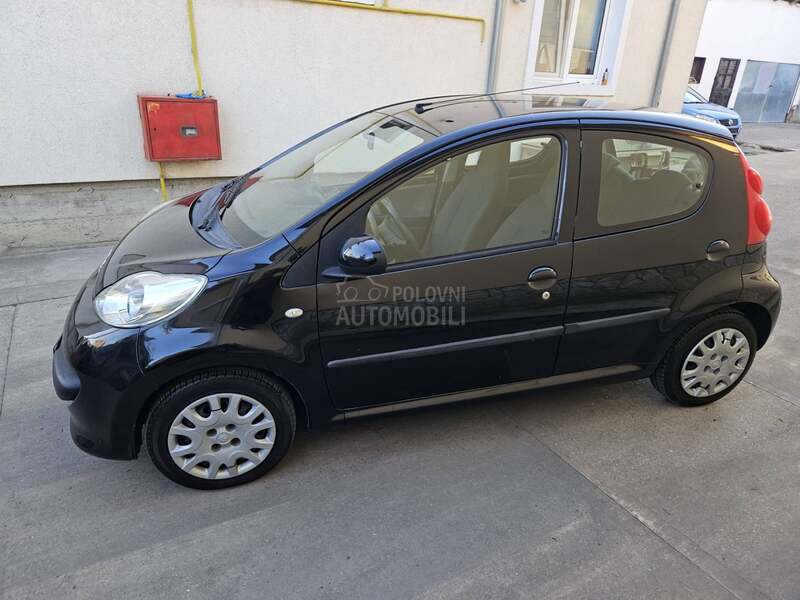 Peugeot 107 N A V I G A C I J A