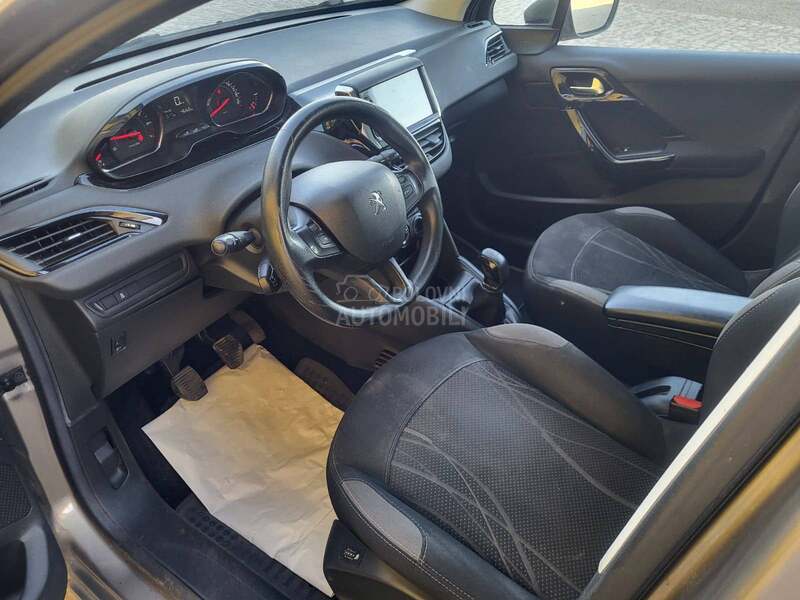 Peugeot 208 ZA TRG.OVCE/TO.P CEN