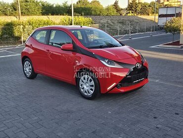 Toyota Aygo 1.0VVTI/car vertical