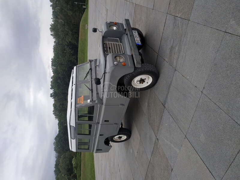 Land Rover Serija III 