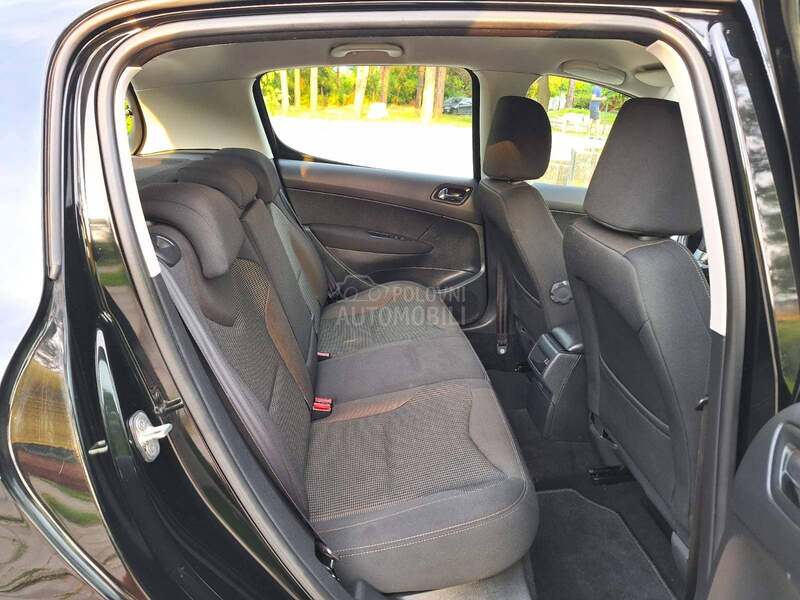 Peugeot 308 1.6eHdi Led CH