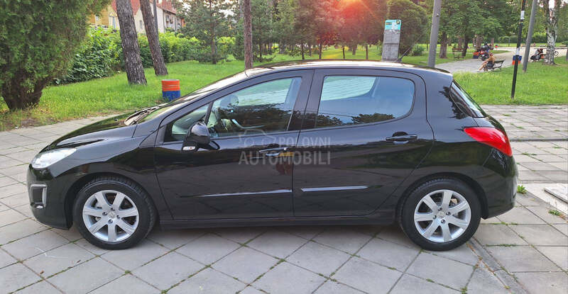 Peugeot 308 1.6eHdi Led CH