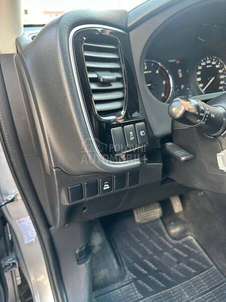 Mitsubishi Outlander NOVO