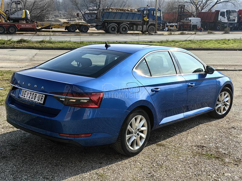 Škoda Superb 2022.god matrix