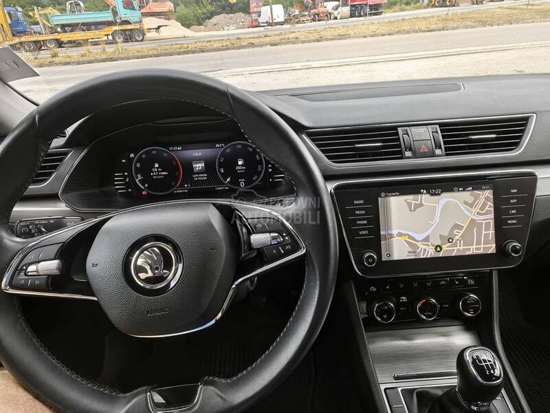 Škoda Superb 