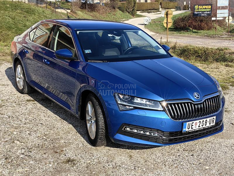 Škoda Superb 2022.god matrix