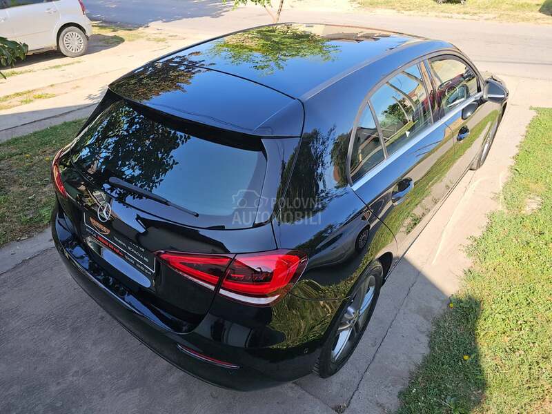 Mercedes Benz A 180 VIRTUAL AUT LED