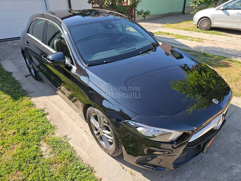 Mercedes Benz A 180 VIRTUAL AUT LED