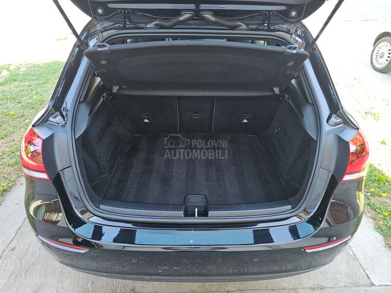 Mercedes Benz A 180 VIRTUAL AUT LED