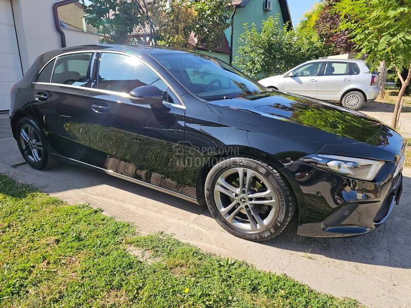 Mercedes Benz A 180 VIRTUAL AUT LED