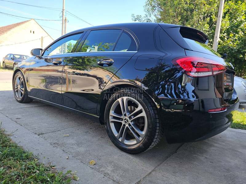 Mercedes Benz A 180 VIRTUAL AUT LED