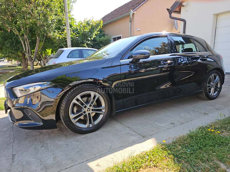 Mercedes Benz A 180 VIRTUAL AUT LED