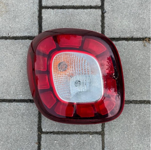 stop lampa leva desna