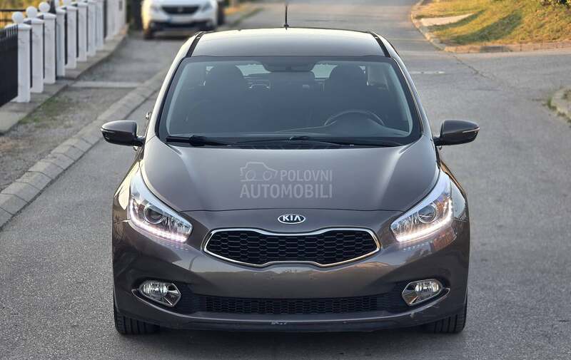 Kia cee`d 1.6 GDI, CH