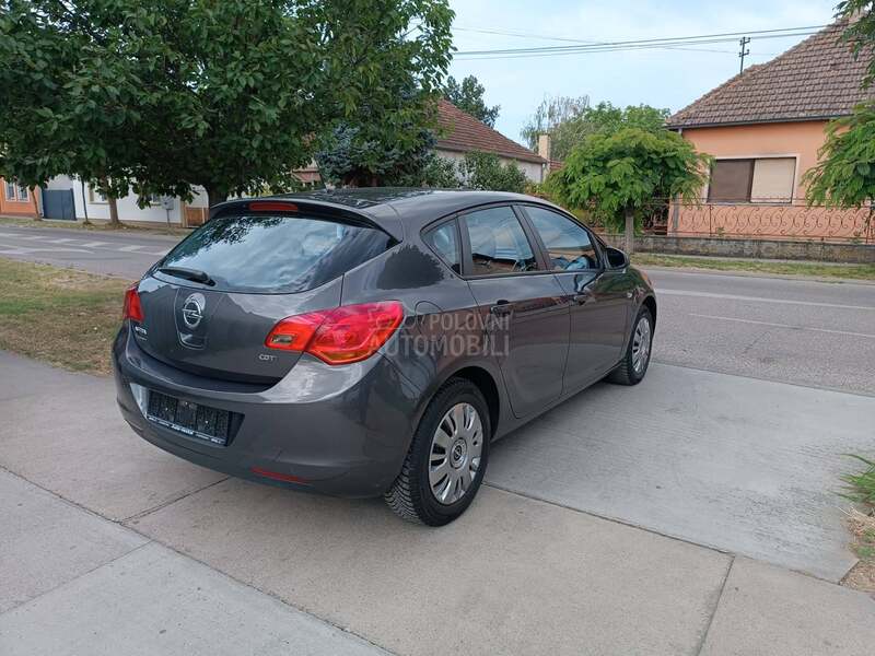 Opel Astra J 1.7 CDTI