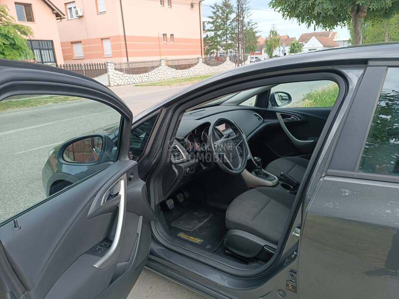 Opel Astra J 1.7 CDTI