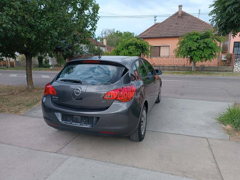 Opel Astra J 1.7 CDTI