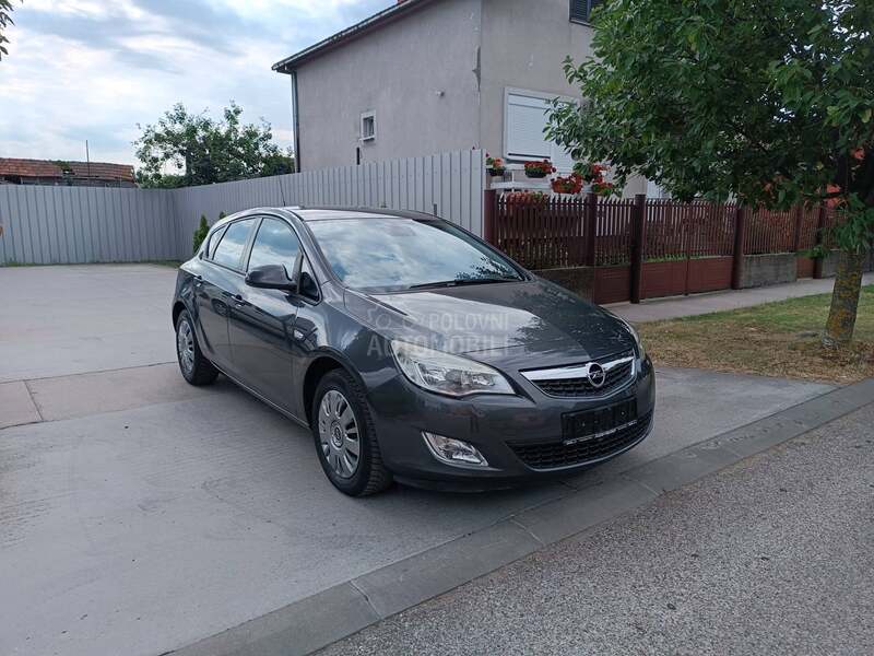 Opel Astra J 1.7 CDTI