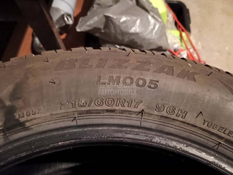 Bridgestone 215/60 R17 Zimska