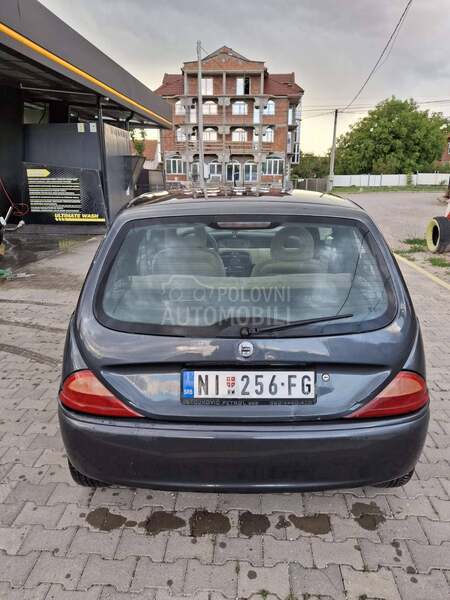 Lancia Ypsilon 