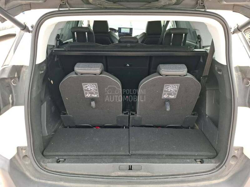 Peugeot 5008 1.5 BLUEHDI