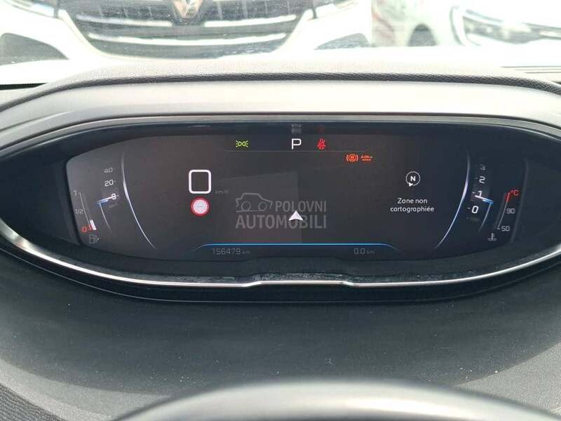 Peugeot 5008 1.5 BLUEHDI
