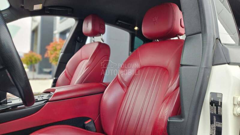 Maserati Levante bicolore