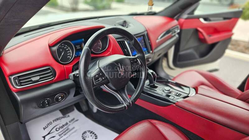 Maserati Levante bicolore