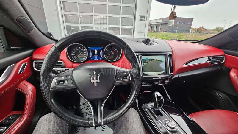 Maserati Levante bicolore