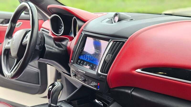 Maserati Levante bicolore