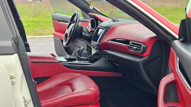 Maserati Levante bicolore