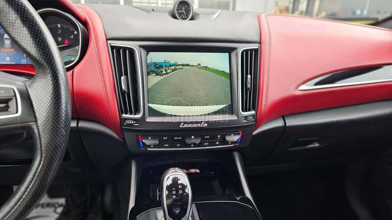 Maserati Levante bicolore