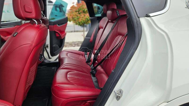 Maserati Levante bicolore