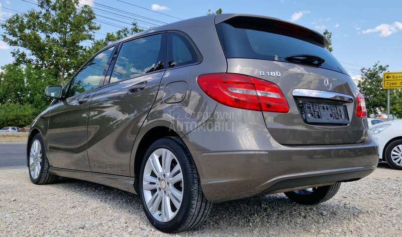 Mercedes Benz B 180 
