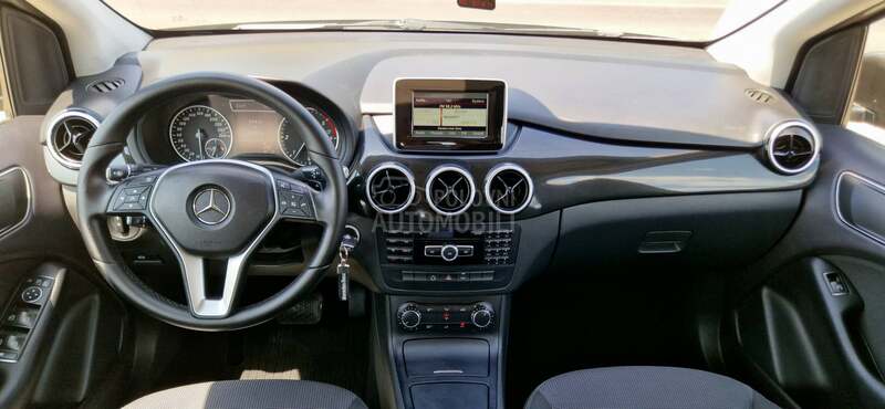 Mercedes Benz B 180 