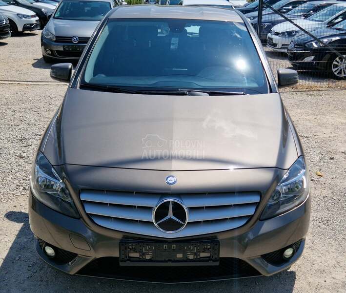 Mercedes Benz B 180 