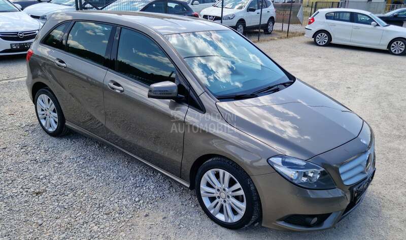 Mercedes Benz B 180 