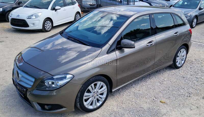 Mercedes Benz B 180 