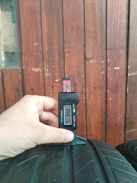 Bridgestone 215/55 R17 Letnja